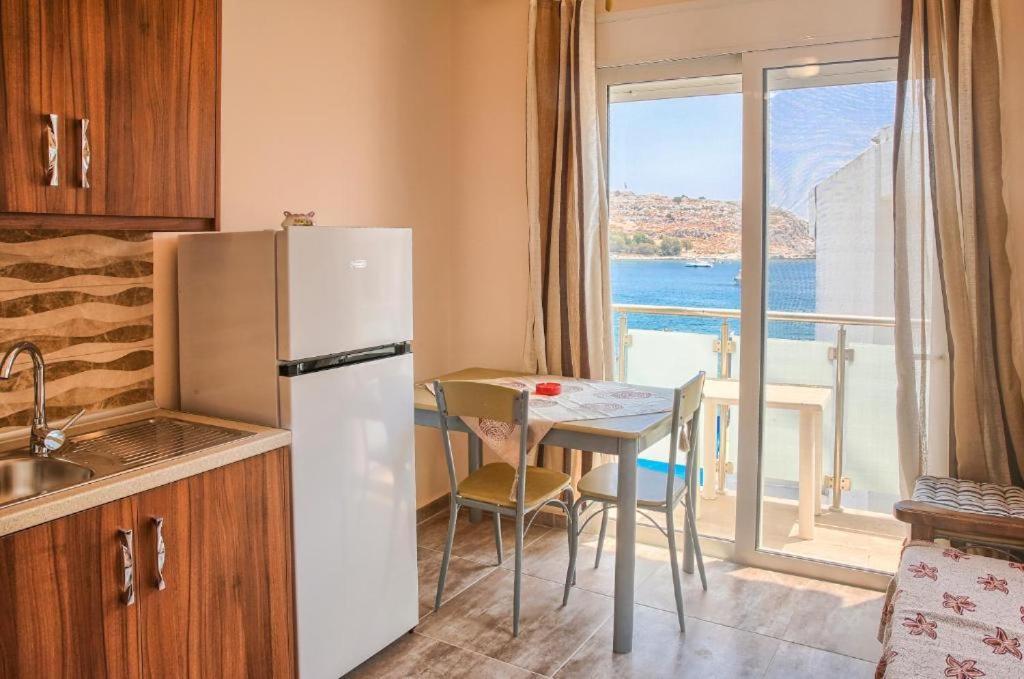 Despinas Seafront Apartments,Haraki Exterior photo